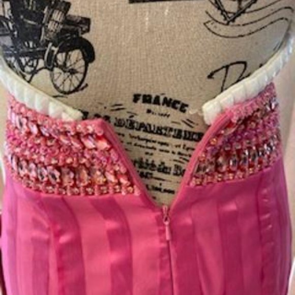 Striking Pink/White Two Piece Embellished Formal Evening Gown Size 2 - Picture 10 of 11